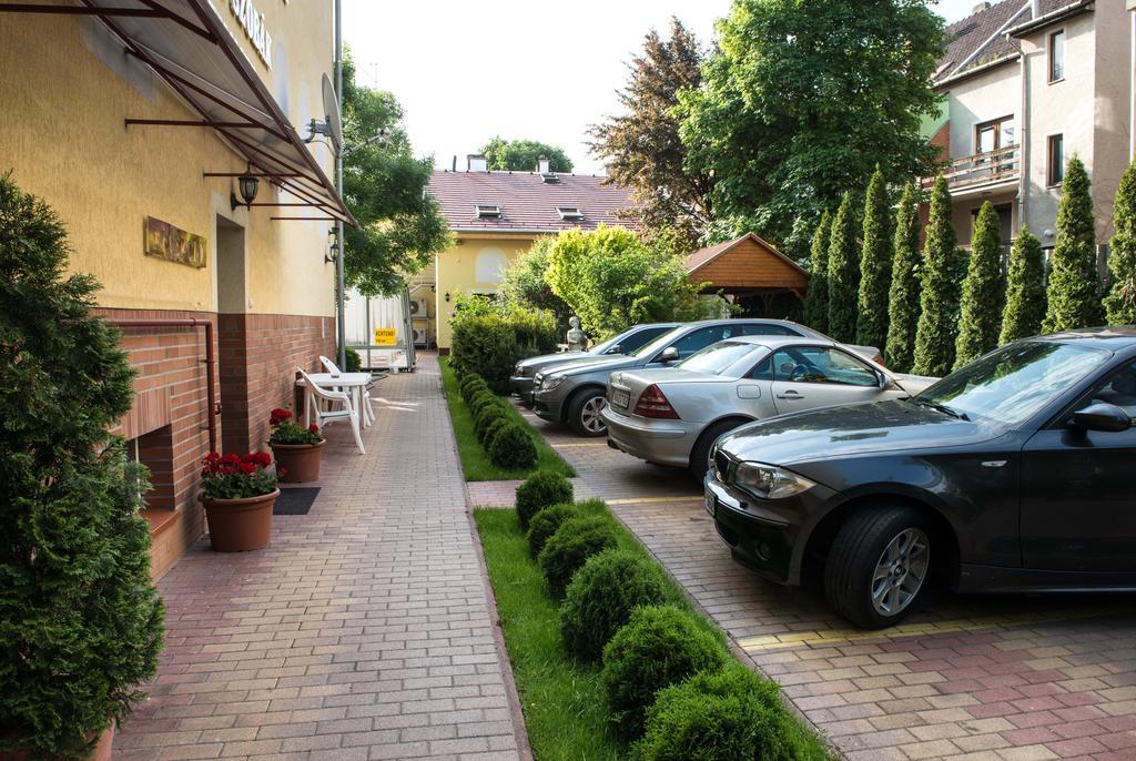 Bl Luxus Apartman Segedyn Zewnętrze zdjęcie