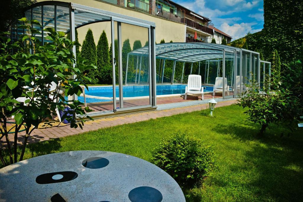 Bl Luxus Apartman Segedyn Zewnętrze zdjęcie